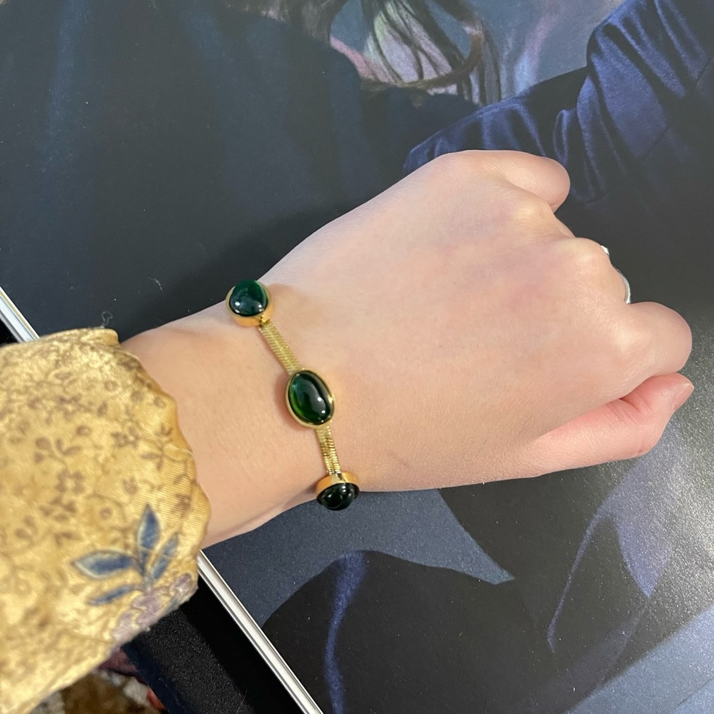 ✨18K Gold Plated Bracelet with Green Gem - Picture 3 of 3